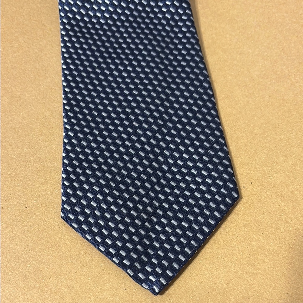 Make offer Giorgio Armani Blue and Gray Geometric Silk Tie 59” long